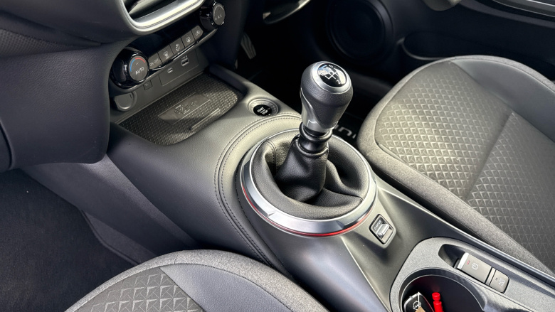 Nissan Juke 1.0 DiG-T N-Connecta 5dr Petrol Hatchback